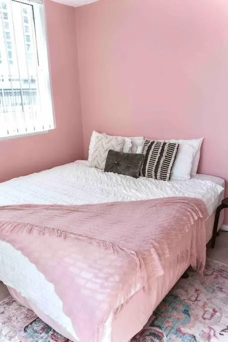 Paradise 31 - Pink Oasis In The Heart Of The Gc Gold Coast