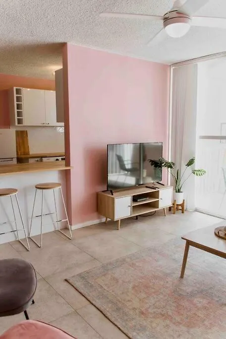 Paradise 31 - Pink Oasis In The Heart Of The Gc Gold Coast